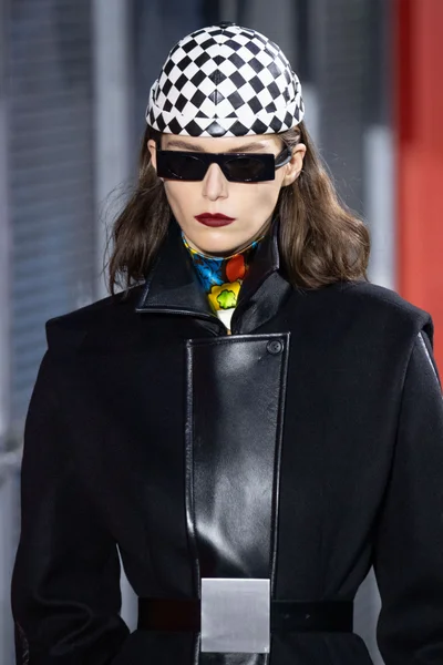 Look 29